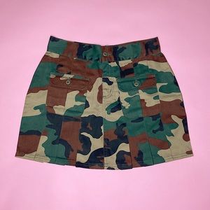 y2k camo pleated mini skirt